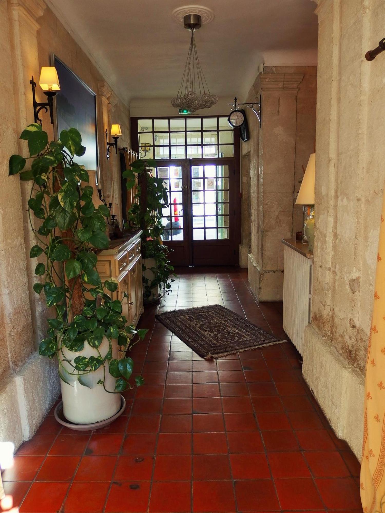 Au Saint Roch - Hôtel et Jardin Avinhão Exterior foto